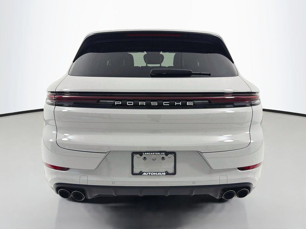 Certified 2026 Porsche Cayenne E-Hybrid AWD/4WD image 10