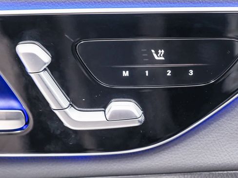 Used 2025 Mercedes-Benz GLC 300 4MATIC image 23