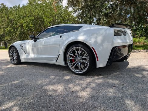 Used 2016 Chevrolet Corvette Z06 w/ 3LZ Preferred Equipment Group RWD image 5