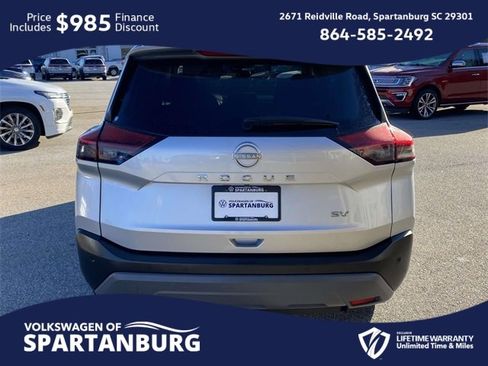 Used 2023 Nissan Rogue SV image 5