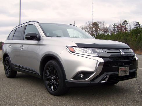 Used 2019 Mitsubishi Outlander LE image 30