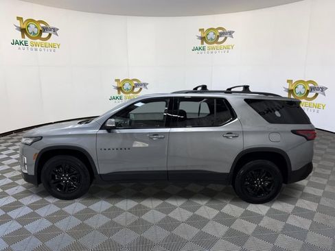 Used 2023 Chevrolet Traverse LT FWD image 9