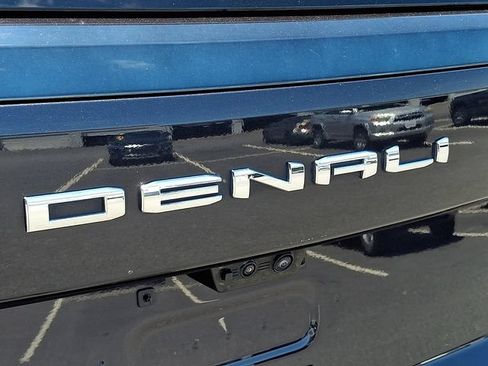 Used 2025 GMC Yukon XL Denali Ultimate AWD/4WD image 26