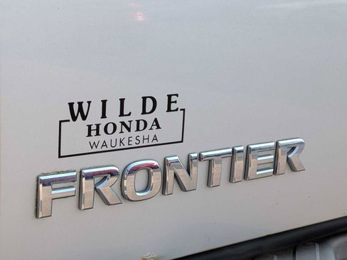 Used 2013 Nissan Frontier SV w/ SV Value Truck Pkg AWD/4WD image 11