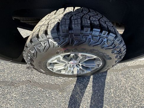 Certified 2025 GMC Sierra 1500 Pro w/ Pro Value Package image 40