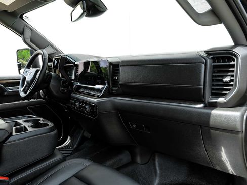 Used 2024 Chevrolet Silverado 2500 LT w/ Midnight Edition image 15