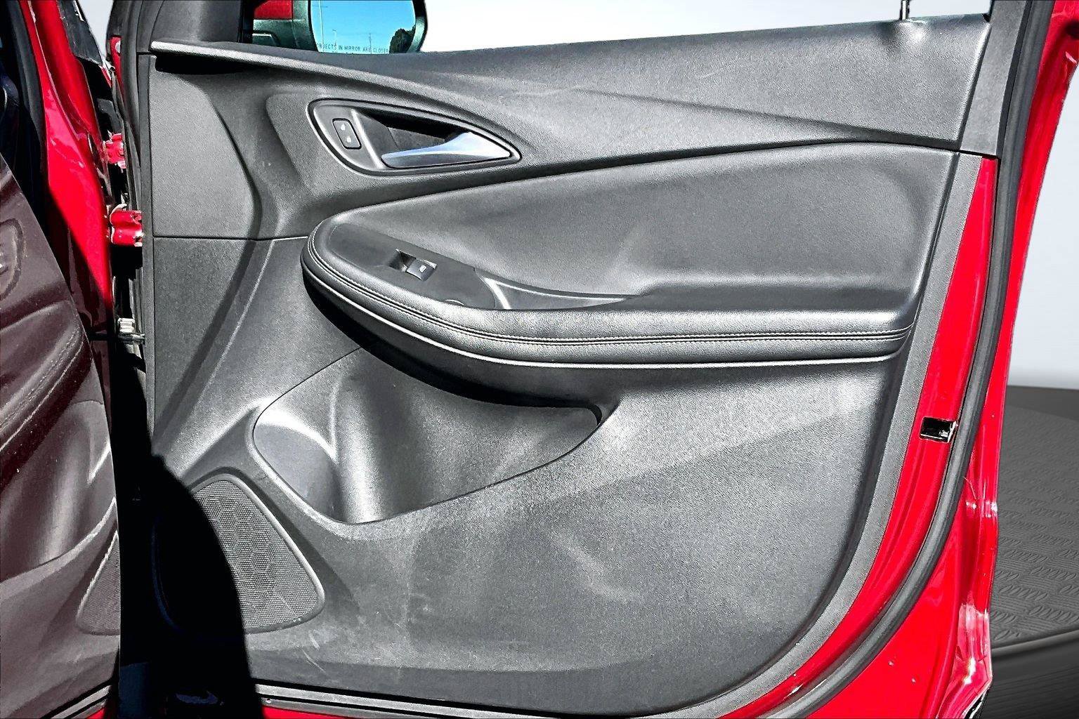 Used 2020 Buick Encore GX Essence FWD image 24