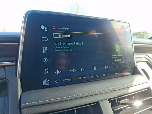 Used 2023 Chevrolet Suburban Premier image 19