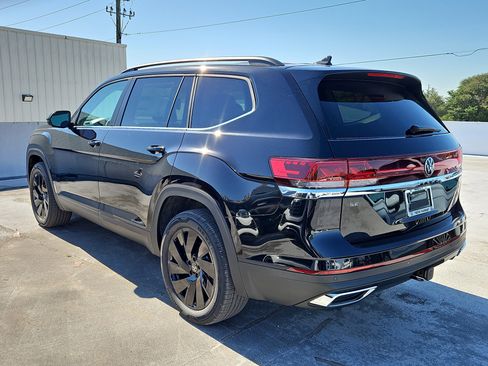 New 2026 Volkswagen Atlas SE image 3