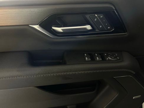 Used 2025 GMC Yukon Denali image 27