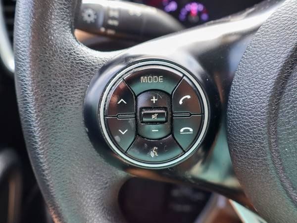 Used 2020 Kia Soul S FWD image 15