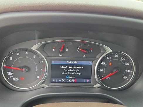 Used 2023 GMC Acadia SLT w/ Preferred Package FWD image 9