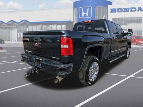 Used 2018 GMC Sierra 2500 Denali w/ Duramax Plus Package image 9