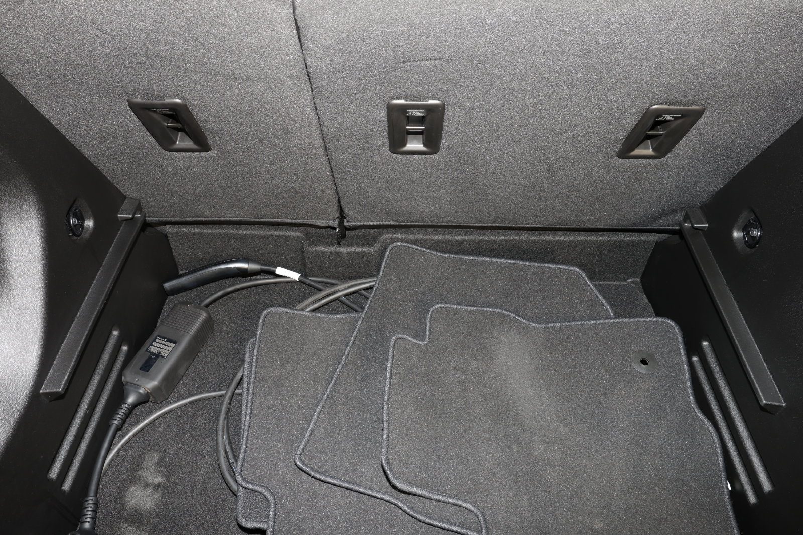 Used 2027 Chevrolet Bolt RS FWD image 17