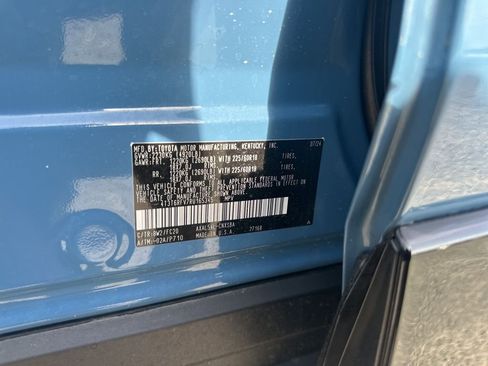 Used 2024 Toyota RAV4 SE image 33