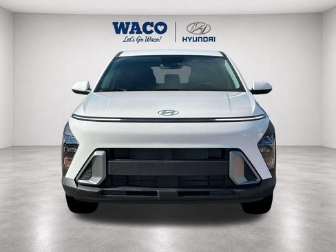 Used 2026 Hyundai Kona SE FWD image 2