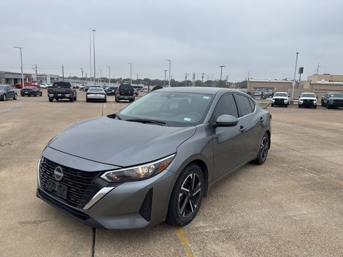 Certified 2024 Nissan Sentra SV image 3