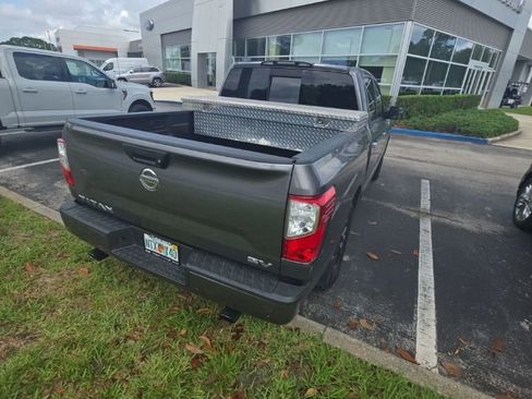 Used 2021 Nissan Titan SV w/ SV Convenience Package RWD image 6
