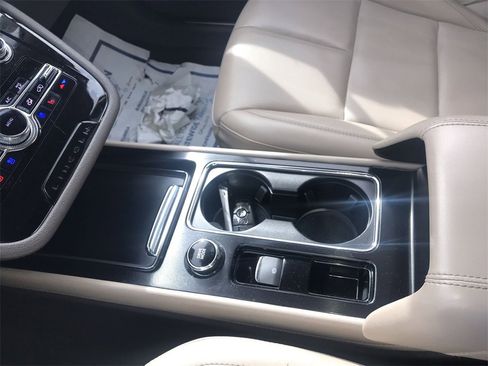 Used 2022 Lincoln Corsair AWD w/ Equipment Group 101A image 21