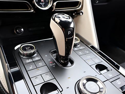 New 2025 Bentley Flying Spur Plug-In Hybrid image 29