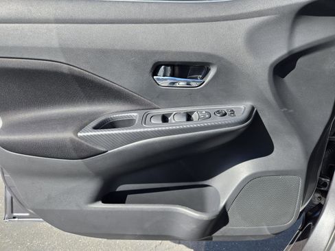 Used 2022 Nissan Versa SV image 20