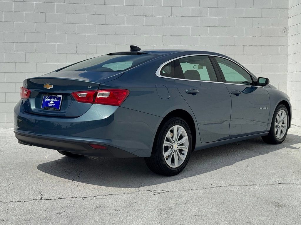 Used 2025 Chevrolet Malibu LT FWD image 12