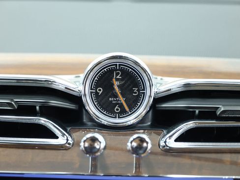 Used 2021 Bentley Bentayga image 39