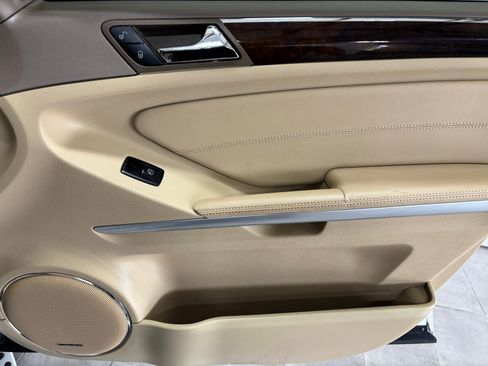 Used 2012 Mercedes-Benz GL 320 BlueTEC 4MATIC image 17