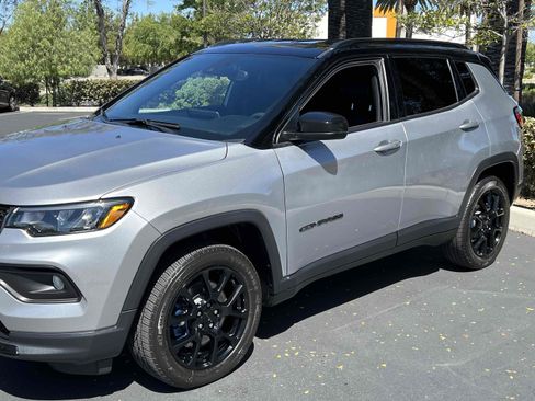Used 2023 Jeep Compass Latitude AWD/4WD image 58