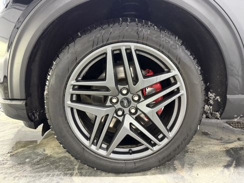 Used 2025 Ford Explorer ST image 33