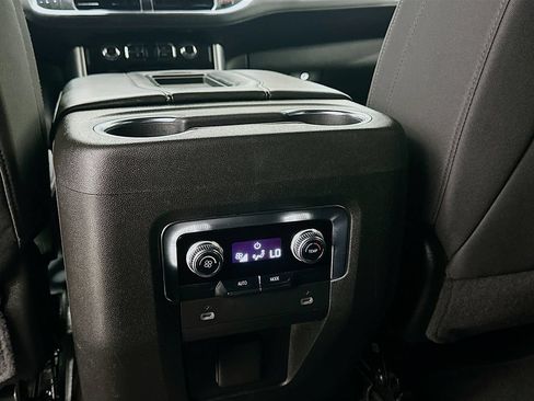 Used 2024 GMC Yukon XL SLE AWD/4WD image 25