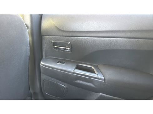 Used 2024 Mitsubishi Outlander Sport ES AWD/4WD image 17