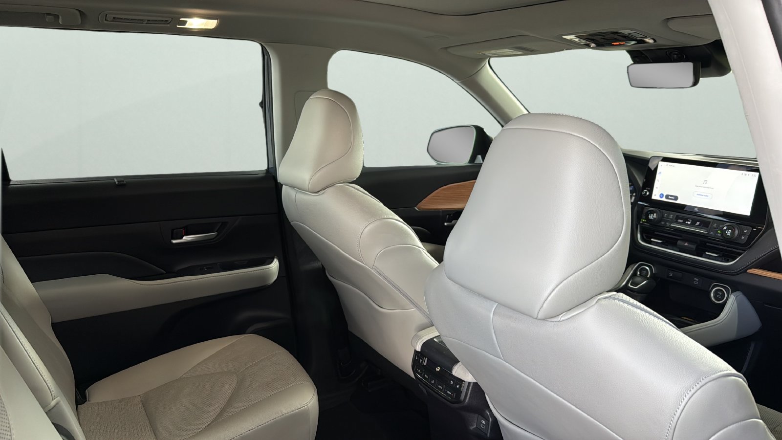 Used 2025 Toyota Grand Highlander AWD image 28