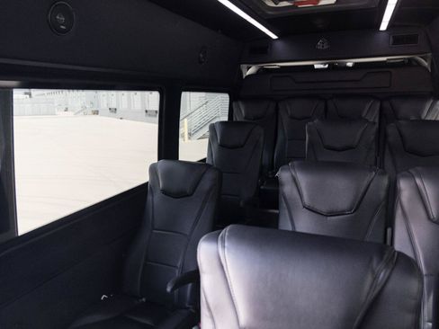 Used 2019 Mercedes-Benz Sprinter 3500 image 46