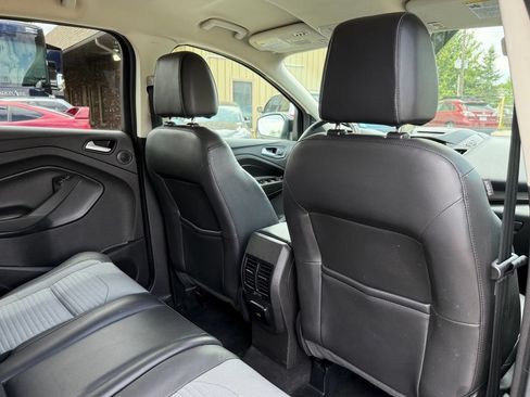 Used 2017 Ford Escape Titanium AWD/4WD image 16