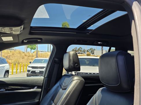 Used 2020 Cadillac XT6 Premium Luxury FWD image 19