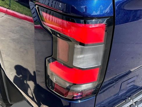 Certified 2022 Nissan Frontier SV RWD image 27