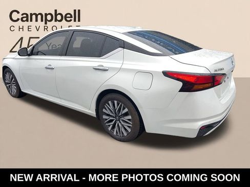 Used 2023 Nissan Altima 2.5 SV FWD image 3