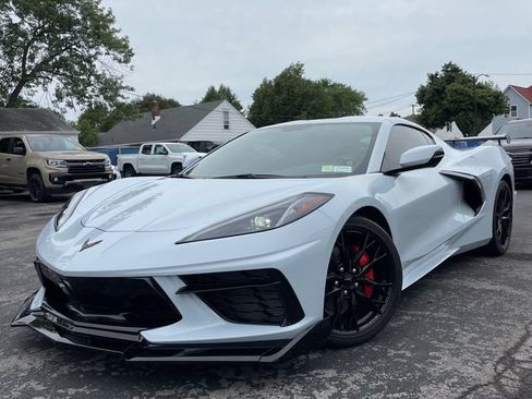 Used 2022 Chevrolet Corvette Stingray Coupe w/ 1LT RWD image 1