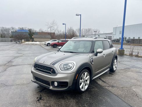Used 2017 MINI Cooper Countryman S image 1