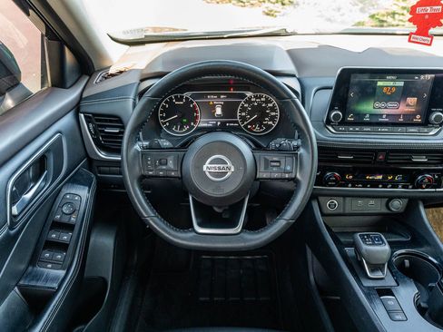 Used 2021 Nissan Rogue SV w/ Premium Package FWD image 21