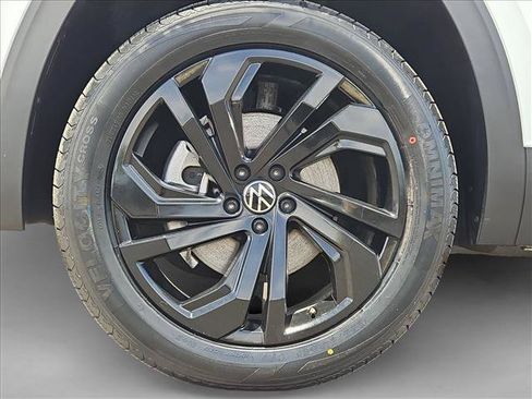 Used 2023 Volkswagen Atlas SE AWD/4WD image 28