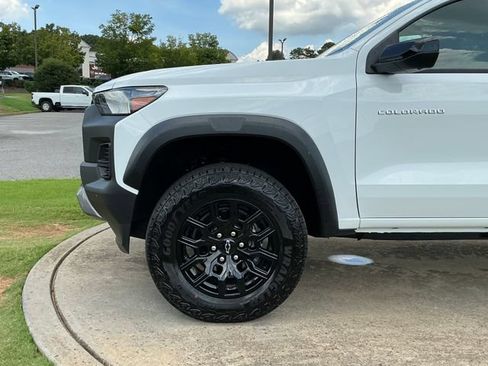 Used 2026 Chevrolet Colorado Trail Boss AWD/4WD image 12