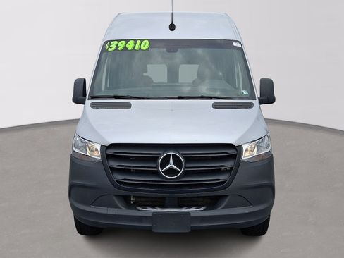 Used 2023 Mercedes-Benz Sprinter 2500 image 2