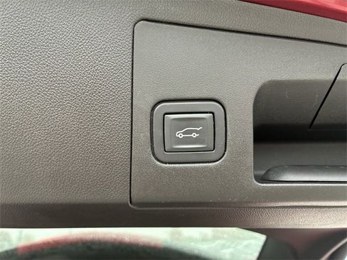 Used 2019 Cadillac XT5 Platinum image 17