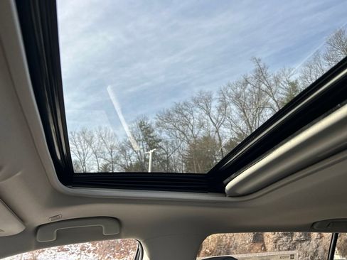 New 2025 Toyota RAV4 XLE image 15