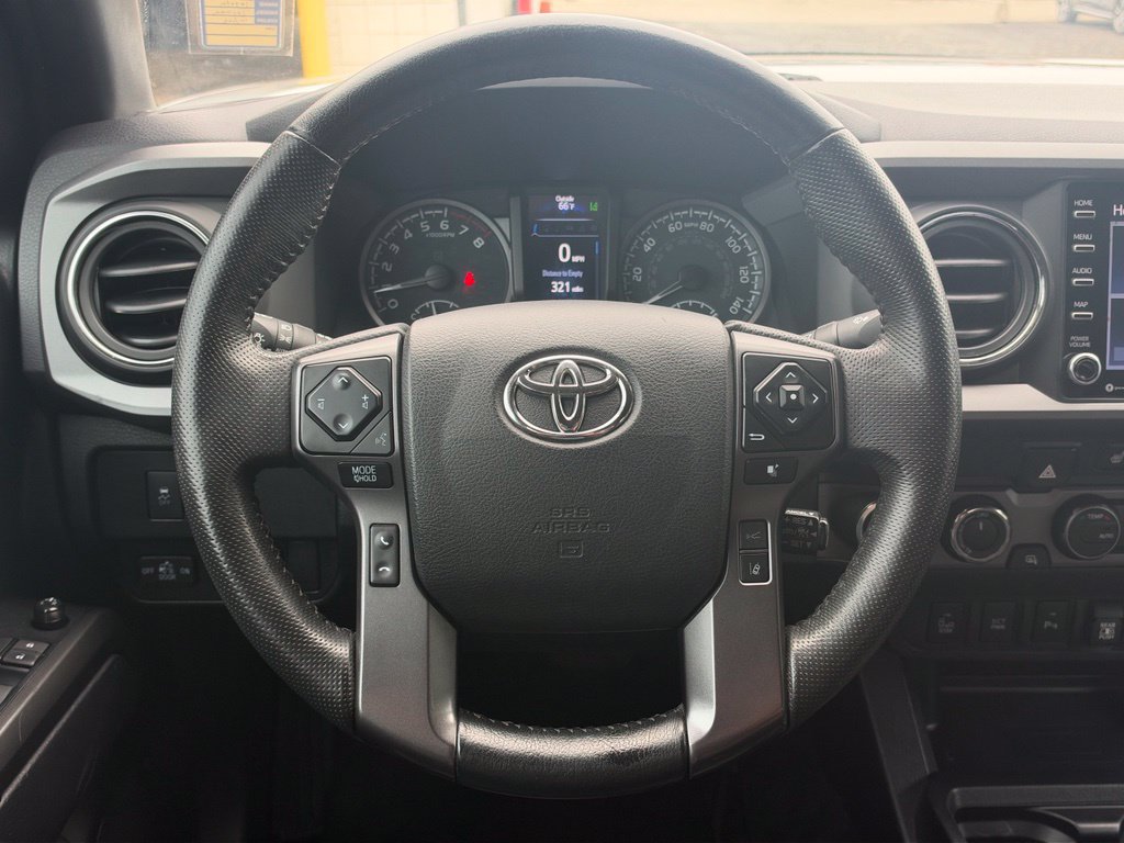 Used 2022 Toyota Tacoma TRD Off-Road w/ TRD Premium Off Road Package AWD/4WD image 22