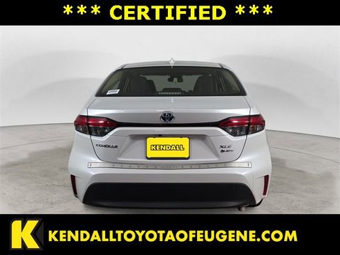 Certified 2025 Toyota Corolla XLE image 4