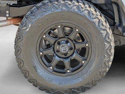 Used 2018 Jeep Wrangler Unlimited Sport S AWD/4WD image 22
