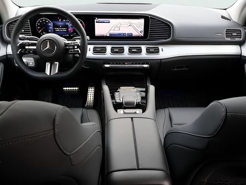 Used 2025 Mercedes-Benz GLS 450 4MATIC image 15